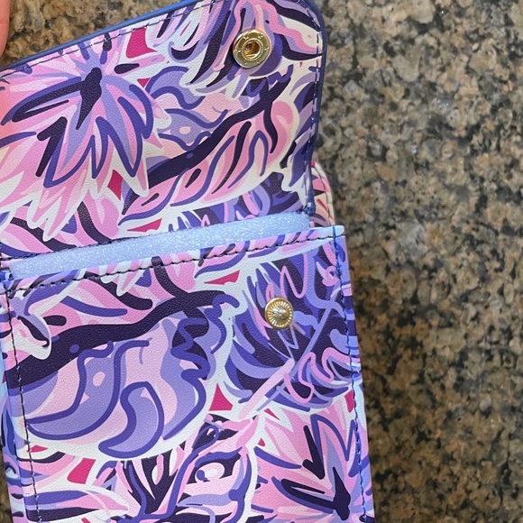 SIMPLY SOUTHERN Faux leather Cross body purse/phone wallet in tropical leaf. NWT - Picture 6 of 16
